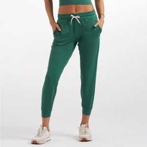 Vuori Performance Jogger in Cactus Heather